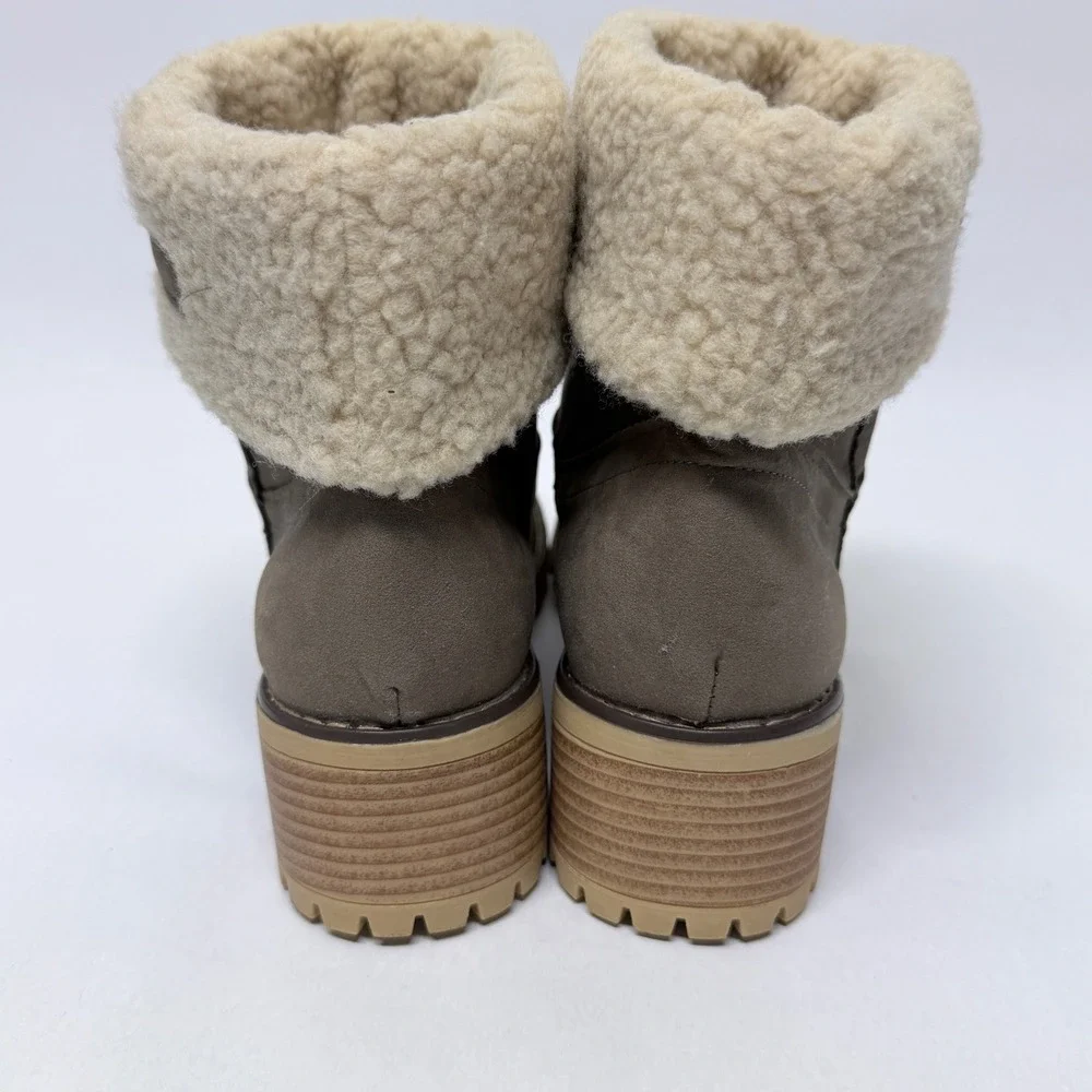 Unbranded Taupe Faux Suede Sherpa Lined Lug Sole Ankle Boots Size 42 Brown